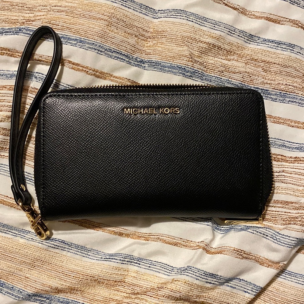 Michael Kors Wristlet Wallet